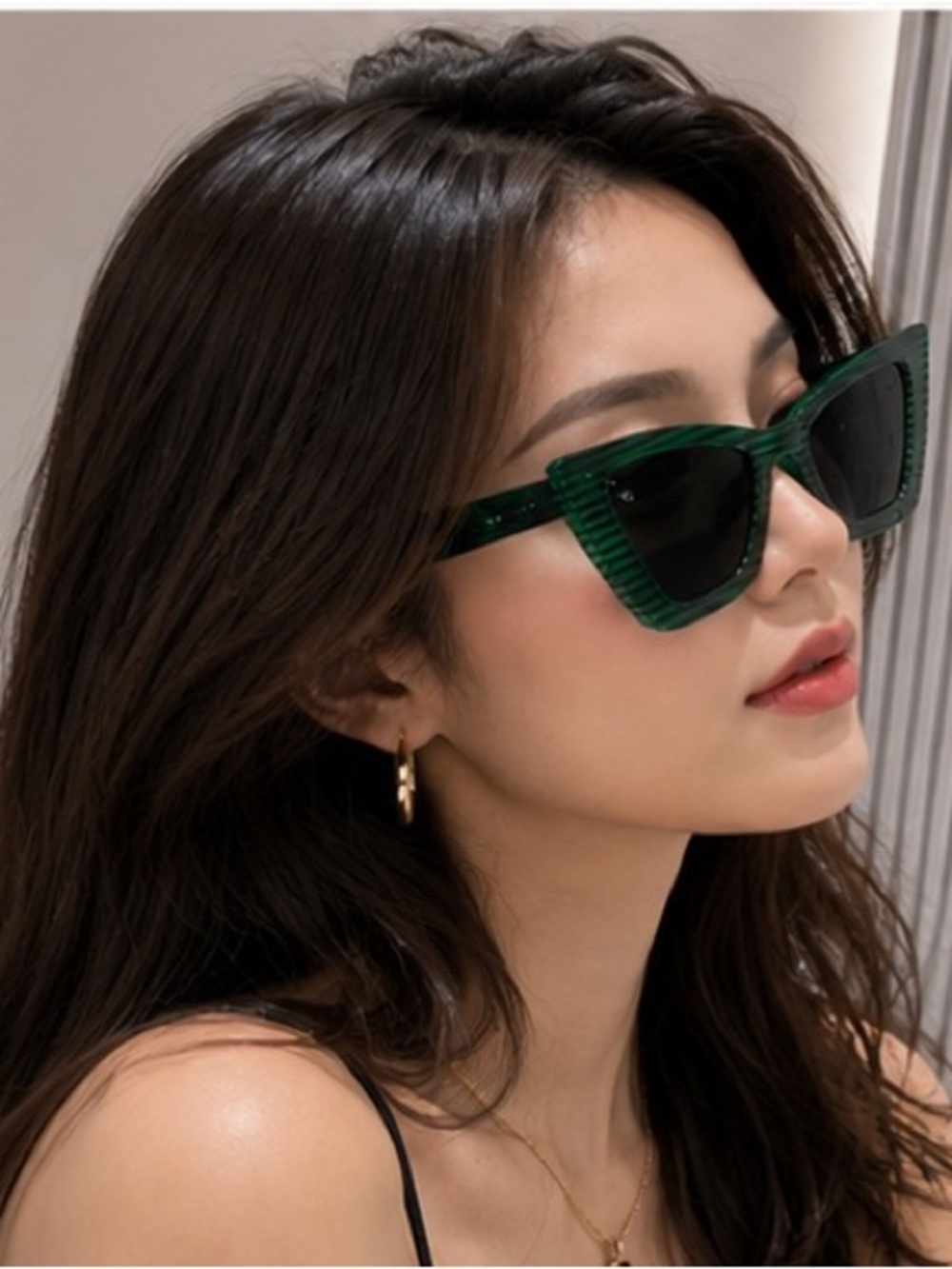 π Green Stripped Cat-Eye Sunglasses π - Picture 3 of 4